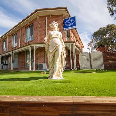 Hamilton'S Queanbeyan Motel Екстериор снимка