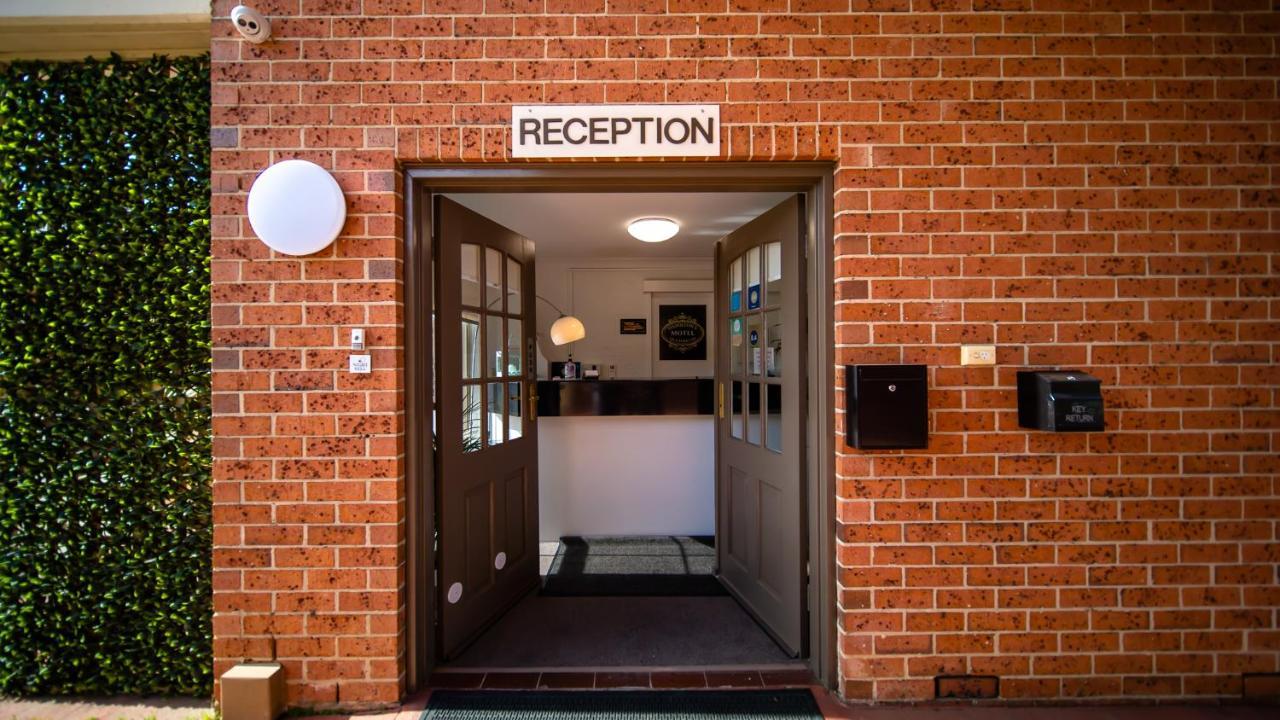 Hamilton'S Queanbeyan Motel Екстериор снимка