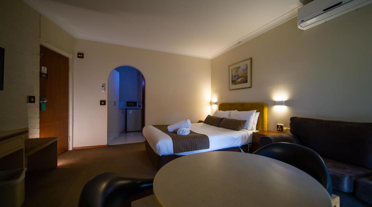 Hamilton'S Queanbeyan Motel Екстериор снимка