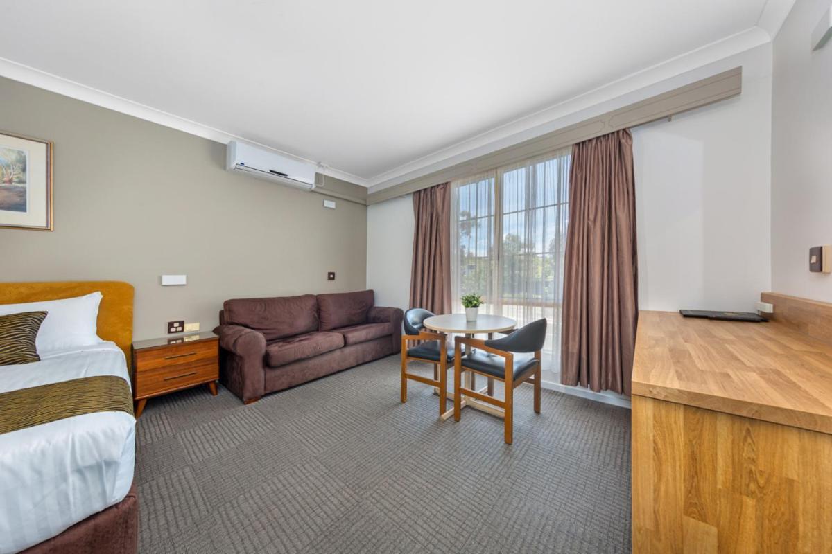 Hamilton'S Queanbeyan Motel Екстериор снимка