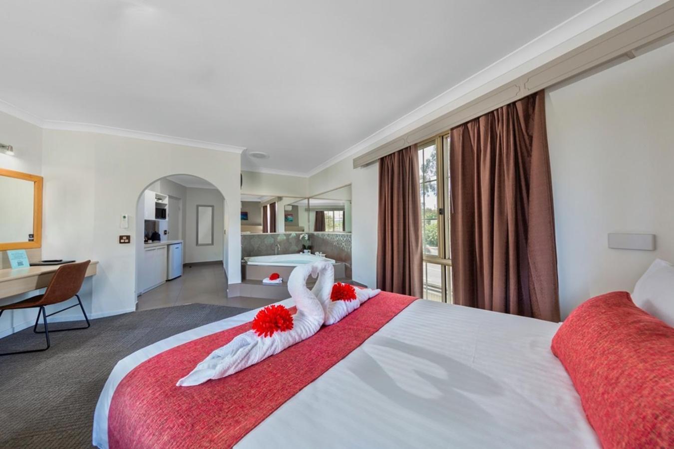 Hamilton'S Queanbeyan Motel Екстериор снимка