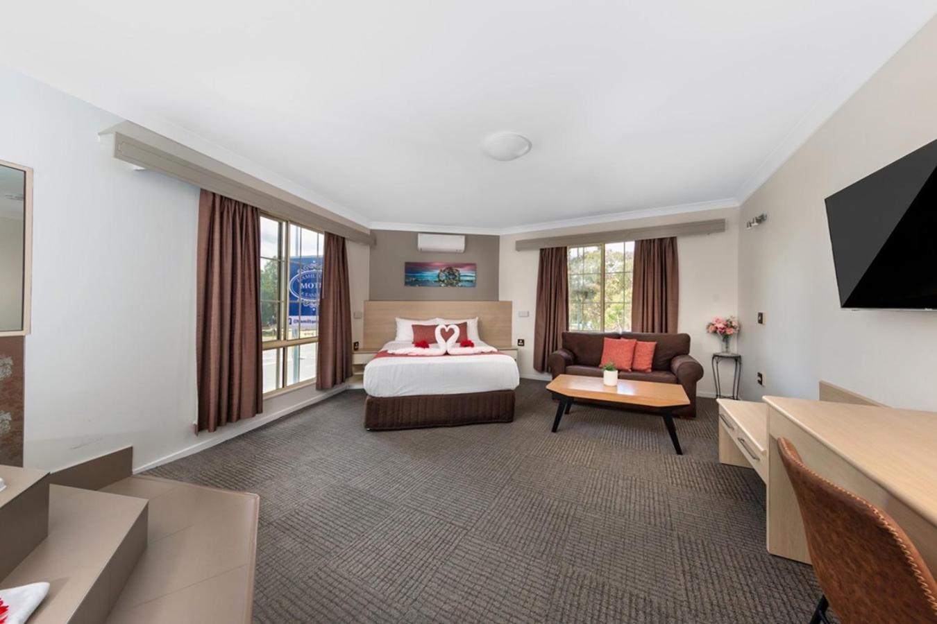 Hamilton'S Queanbeyan Motel Екстериор снимка